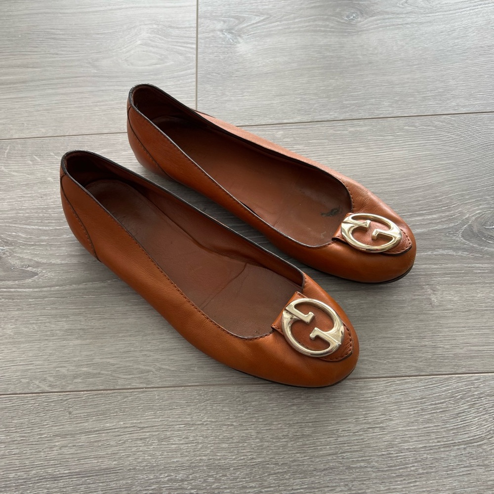 Gucci Brown Leather Flats with Gold Logo